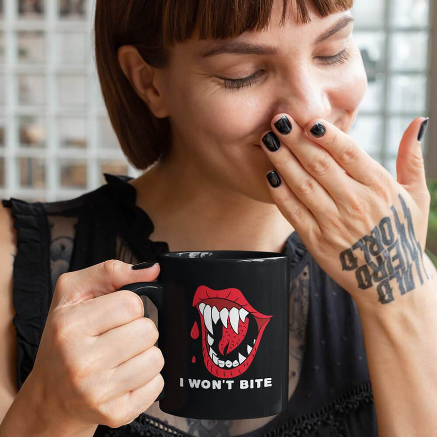 I won't bite dracula mouth black 11oz mug - HISHYPE